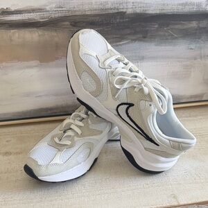 Nike Women’s AL8 | size 8